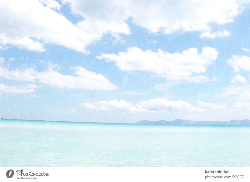 Meer Weitblick Wolken türkis schlechtes Wetter Physik Meerwasser Küste Ferne blau Wärme Starnd Blick Aussicht