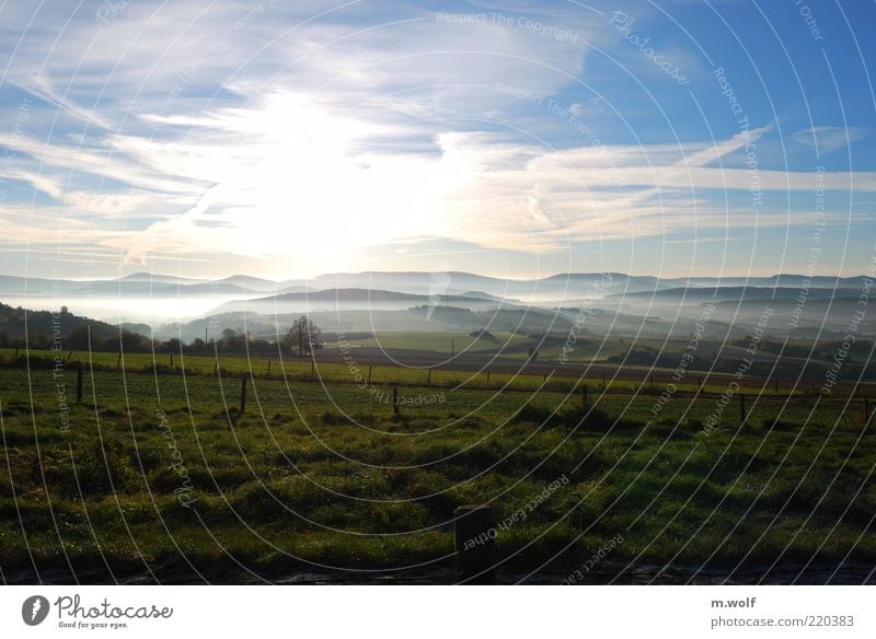 Home is where... Umwelt Natur Landschaft Himmel Wolken Horizont Sonnenlicht Herbst Schönes Wetter Nebel Wiese Feld Hügel Berge u. Gebirge Bayrische Rhön