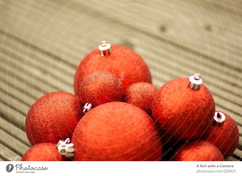 Es weinachtet .... irgendwann demnächst Stil Design Dekoration & Verzierung Christbaumkugel rot Feste & Feiern Winter rund Kugel glänzend Haufen kugelrund