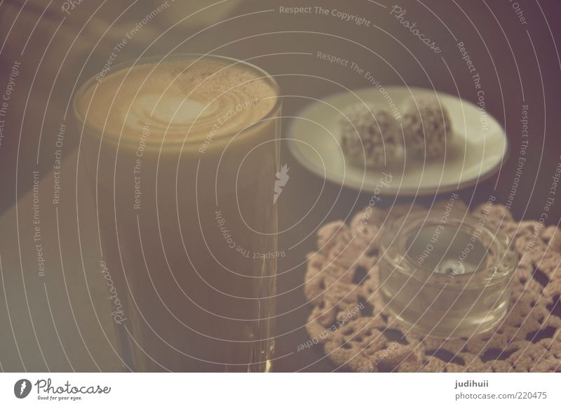 it's coffeetime - enjoy Lebensmittel Dessert Süßwaren Schokolade Ernährung Kaffeetrinken Getränk Heißgetränk Latte Macchiato Glas harmonisch Erholung ruhig Duft