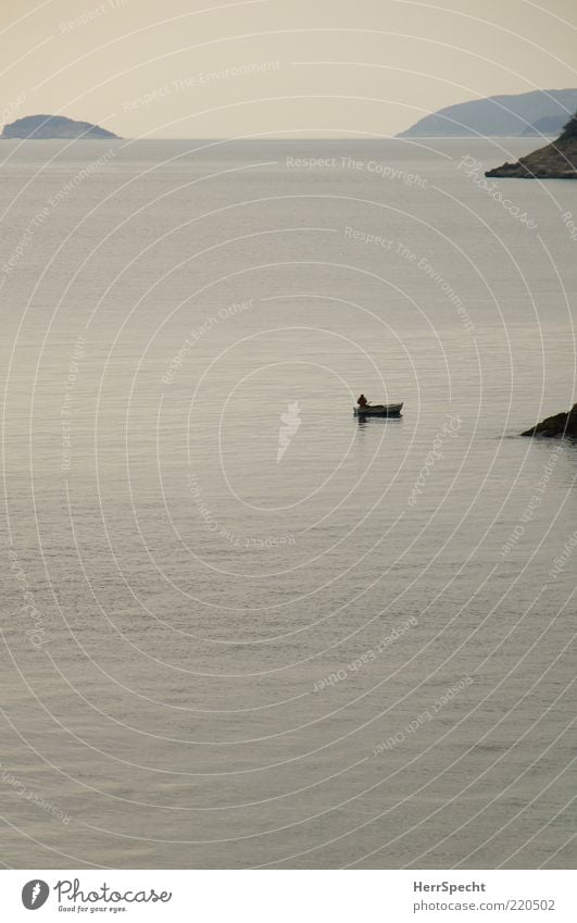 Fischers Fritze Angeln Himmel Küste Meer Mittelmeer Adria Fischerboot ästhetisch schön blau grau Zufriedenheit Einsamkeit Erholung Freiheit Frieden Natur rein