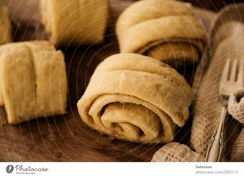 Zimtschnecke Gebäck süß Süßwaren Backwaren lecker backen Lebensmittel Kuchen Ernährung Foodfotografie Essen Teigwaren Farbfoto Kaffeetrinken Dessert