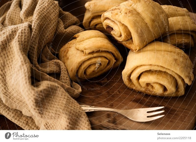 Franzbrötchen Lebensmittel Teigwaren Backwaren Brötchen Dessert Süßwaren Zimt Zucker Ernährung Vegetarische Ernährung Gabel genießen frisch lecker süß Völlerei