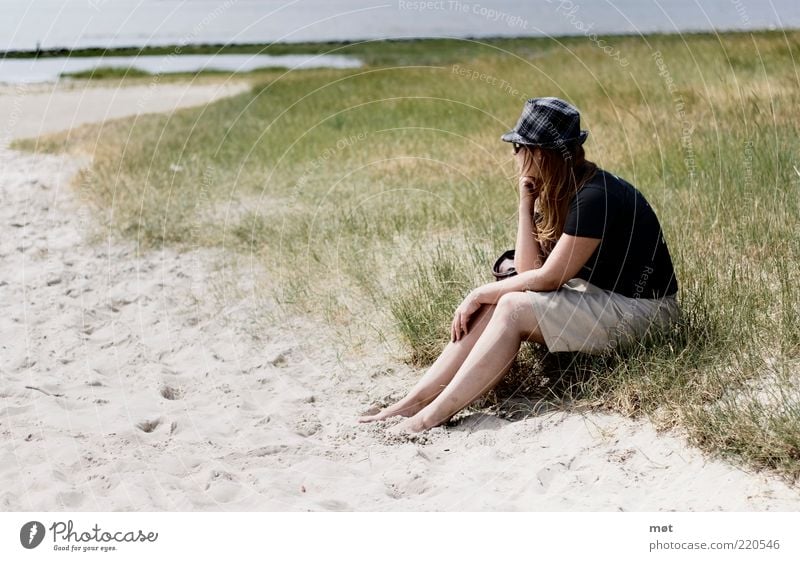 Sitting, waiting, wishing harmonisch Zufriedenheit Erholung ruhig Meditation Ferien & Urlaub & Reisen Ferne Freiheit Sommer Sonne Strand Meer Insel feminin