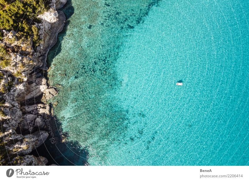 Boot Boot Boot harmonisch Erholung Sommer Sommerurlaub Sonne Sonnenbad Strand Meer Insel Wellen Natur Landschaft Sand Wasser Felsen Küste Bucht Fjord Riff