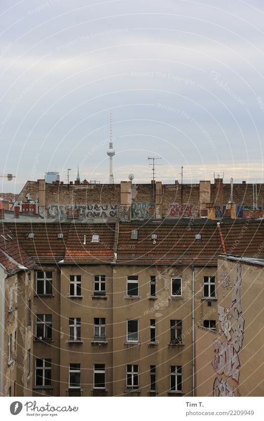 Prenzlauer Berg / Fernsehturm Berlin Berliner Fernsehturm Stadt Hauptstadt Stadtzentrum Altstadt Menschenleer Haus Umzug (Wohnungswechsel) Häusliches Leben