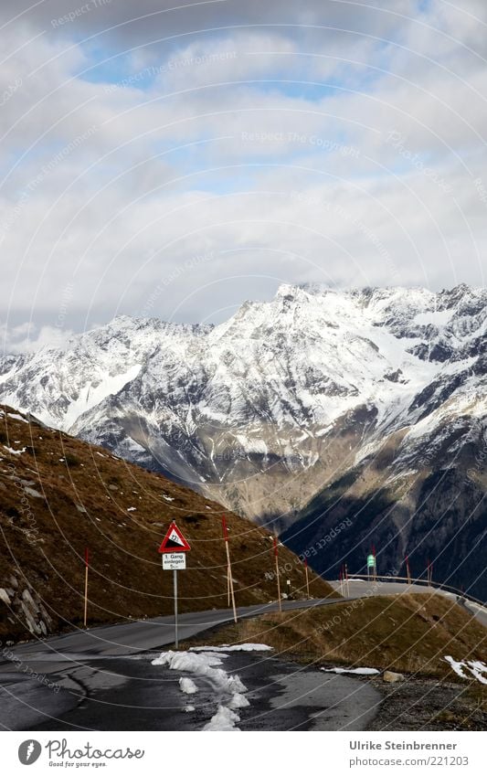 Passstraße vom Rettenbachgletscher nach Sölden mit Blick auf die Ötztaler Alpen Ferien & Urlaub & Reisen Schnee Berge u. Gebirge Natur Landschaft Wolken Herbst