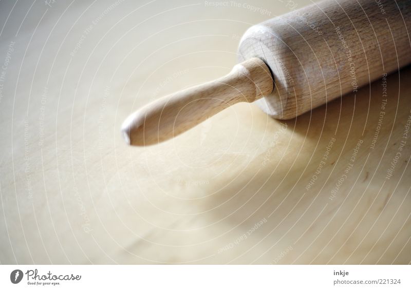 Nudelholz Ernährung Häusliches Leben Küche Bäckerei Rolle Holz braun klassisch kochen & garen auswalzen Walze Griff Haushaltsführung Holzuntergrund Sauberkeit