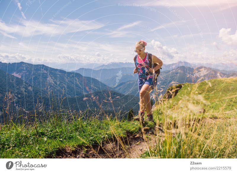 frei Freizeit & Hobby Ferien & Urlaub & Reisen Ausflug Freiheit Berge u. Gebirge wandern feminin Junge Frau Jugendliche 18-30 Jahre Erwachsene Natur Landschaft