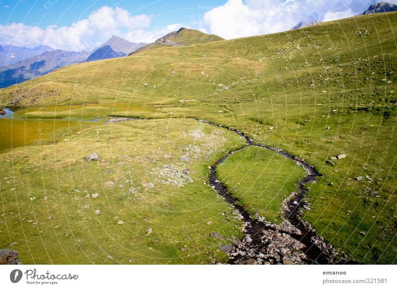 picnic island Freiheit Sommer Natur Landschaft Wasser Himmel Klima Schönes Wetter Gras Wiese Alpen Berge u. Gebirge Gipfel Insel Bach kalt nass grün Pyrenäen