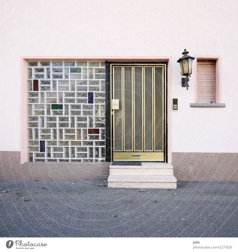 eingang Haus Bauwerk Gebäude Mauer Wand Treppe Fassade Fenster Tür Laterne retro rosa Glasbaustein Fünfziger Jahre Sechziger Jahre Gold altehrwürdig Farbfoto