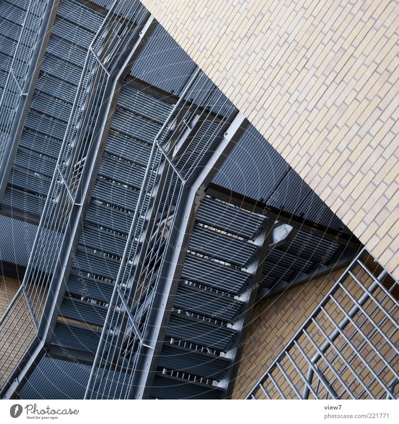 Stahlbau Haus Hochhaus Industrieanlage Bauwerk Gebäude Architektur Mauer Wand Stein Metall Backstein Zeichen ästhetisch modern neu oben Ordnung Perspektive rein