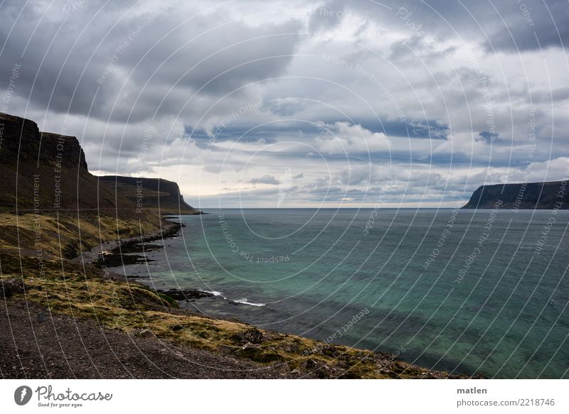 Götterdämmerung Natur Landschaft Pflanze Wasser Himmel Wolken Gewitterwolken Horizont Frühling Schönes Wetter Wind Gras Moos Felsen Berge u. Gebirge Küste Bucht