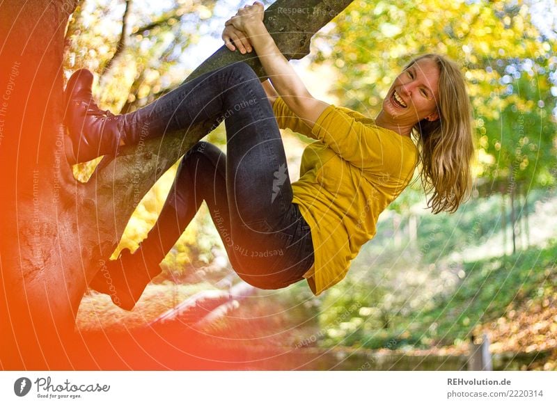 Der letzte schöne Herbsttag Sport Fitness Sport-Training Mensch feminin Junge Frau Jugendliche Erwachsene 1 18-30 Jahre Umwelt Natur Schönes Wetter Baum