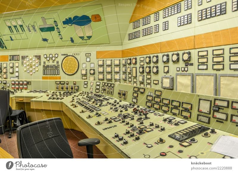 akw 2 Tastatur Energiewirtschaft Kernkraftwerk Industrie Industrieanlage Fabrik Macht Farbfoto Innenaufnahme Zentralperspektive