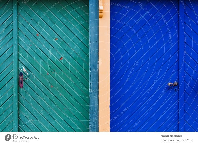 Nachbarn Lifestyle Haus Bauwerk Architektur Fassade Tür Holz Linie Häusliches Leben blau grün ästhetisch Design Idee Identität Kreativität Ordnung Symmetrie