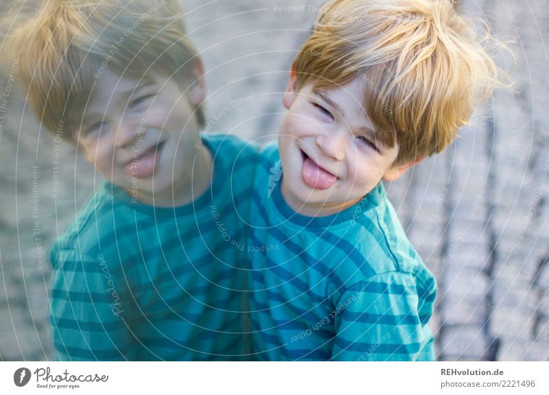 quatschmachen Freude Glück Mensch maskulin Kind Kleinkind Junge Kopf 1 3-8 Jahre Kindheit Pullover Haare & Frisuren blond kurzhaarig Kommunizieren Lächeln