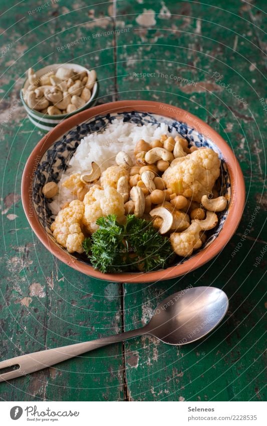 Mittagessen! Lebensmittel Gemüse Blumenkohl Cashewkerne Nuss Kerne Reis Petersilie Ernährung Essen Bioprodukte Vegetarische Ernährung Diät Vegane Ernährung