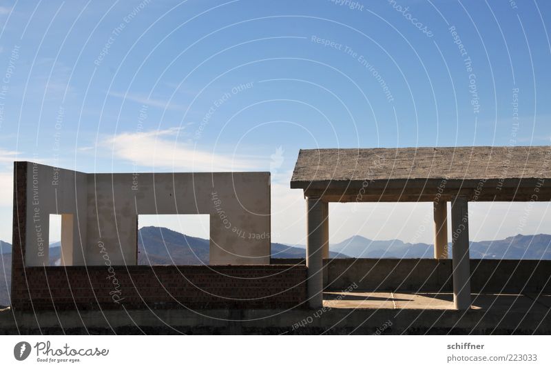 Ausgebucht: Halbes Zimmer + Dach mit Ausblick III Landschaft Himmel Schönes Wetter Berge u. Gebirge Menschenleer Haus Ruine Bauwerk Gebäude Mauer Wand kaputt