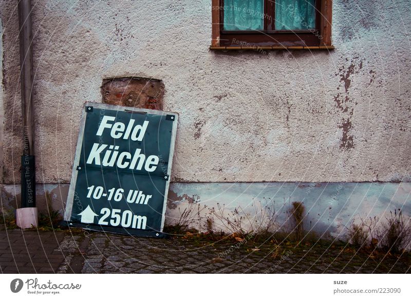 Mittach Fastfood Fassade Fenster Schilder & Markierungen alt einfach Imbiss Mittag Wand Typographie Versorgung Farbfoto mehrfarbig Außenaufnahme Menschenleer