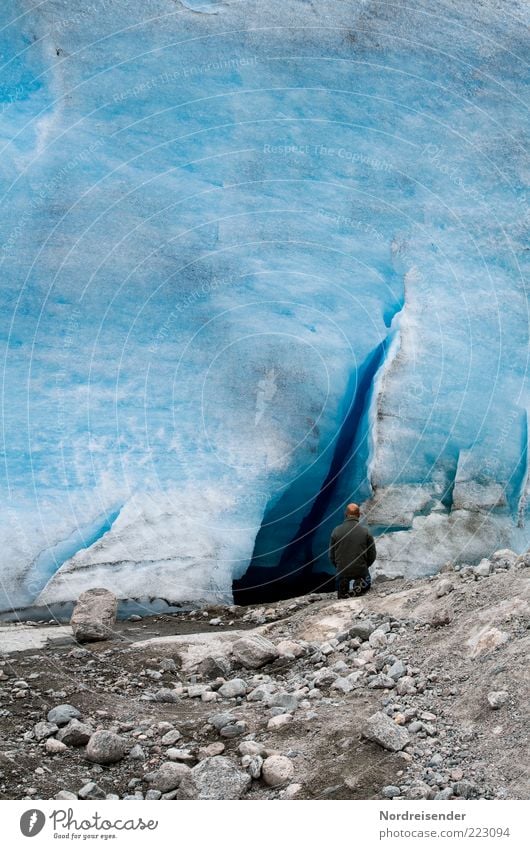 Eiszeit Lifestyle Erholung ruhig Meditation Ferien & Urlaub & Reisen Abenteuer Berge u. Gebirge wandern Mann Erwachsene Leben 1 Mensch Umwelt Natur Urelemente