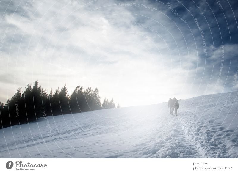 Bergluft Tourismus Ausflug Winter Schnee Berge u. Gebirge wandern 2 Mensch Natur Himmel Wolken Unendlichkeit Freiheit Ferne Farbfoto Außenaufnahme Tag Dämmerung