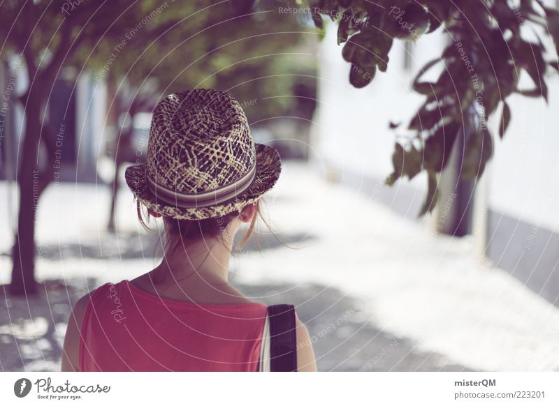 The Girl From Albufeira. feminin Junge Frau Jugendliche ästhetisch Urlaubsstimmung Urlaubsfoto Urlaubsort Romantik Hut Fernweh Portugal Erholung ruhig Allee