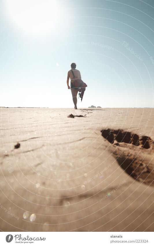 fussnote Ferien & Urlaub & Reisen Ausflug Abenteuer Ferne Freiheit Sommer Sommerurlaub Strand Meer Insel maskulin Fuß Sand Wolkenloser Himmel Schönes Wetter