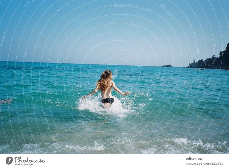 Urlaub Ferien & Urlaub & Reisen Tourismus Ausflug Freiheit Städtereise Sommer Sonne Strand Meer Junge Frau Jugendliche Haut Haare & Frisuren 1 Mensch Wetter