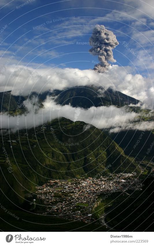 Vulkan Ferien & Urlaub & Reisen Abenteuer Expedition Berge u. Gebirge Umwelt Natur Landschaft Luft Erde Himmel Wolken bedrohlich gefährlich Desaster Südamerika