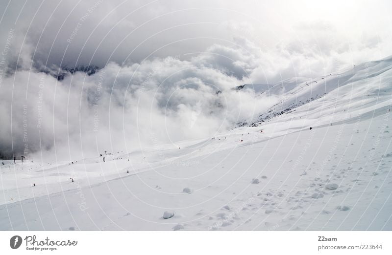 weiß in weiß Ferien & Urlaub & Reisen Winter Berge u. Gebirge Umwelt Natur Landschaft Himmel Wolken schlechtes Wetter ästhetisch gigantisch Unendlichkeit blau