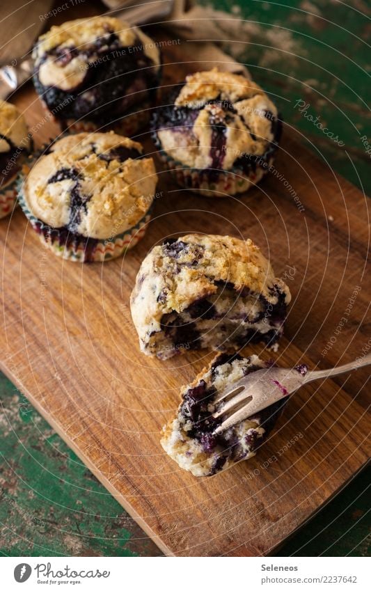 ich schmeiß ne Runde Lebensmittel Getreide Teigwaren Backwaren Kuchen Süßwaren Muffin Blaubeeren Ernährung Essen Kaffeetrinken Picknick Bioprodukte