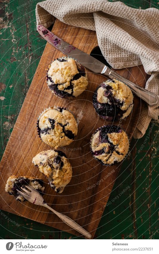 süßes Frühstück Lebensmittel Frucht Teigwaren Backwaren Kuchen Dessert Süßwaren Muffin Blaubeeren Ernährung Essen Kaffeetrinken Picknick genießen lecker