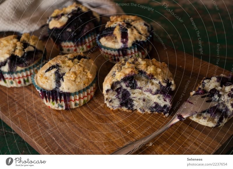 Leckerbissen backen Backwaren Kuchen Kuchengabel Muffin süß Lebensmittel lecker Dessert Farbfoto Ernährung Teigwaren Süßwaren Kaffeetrinken genießen