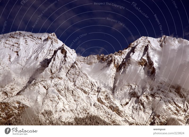 Winterkleid meines Hausberges Umwelt Natur Landschaft Himmel Felsen Alpen Berge u. Gebirge Gipfel Schneebedeckte Gipfel Farbfoto Außenaufnahme Morgen Licht