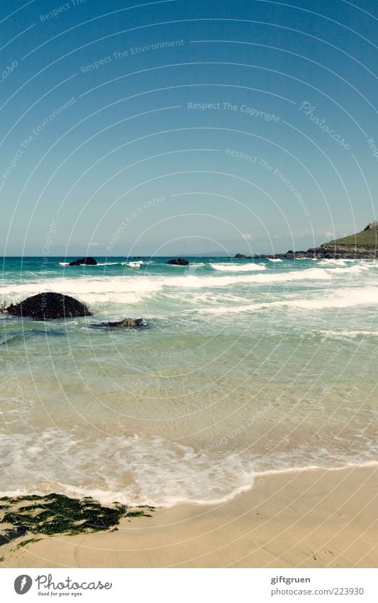 sonne, strand und meer Umwelt Natur Landschaft Urelemente Sand Wasser Himmel Wolkenloser Himmel Sommer Wellen Küste Strand Bucht Meer Insel Algen Felsen