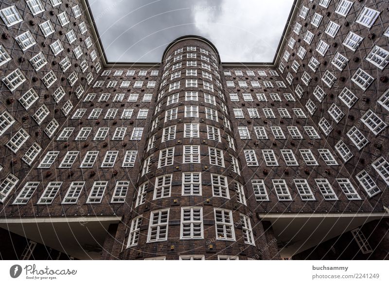 Fenster Architektur Backstein alt braun Chilehaus Europa Geometrie Hamburg Hansestadt Scheiben deutschland fenster Farbfoto Außenaufnahme Menschenleer Tag