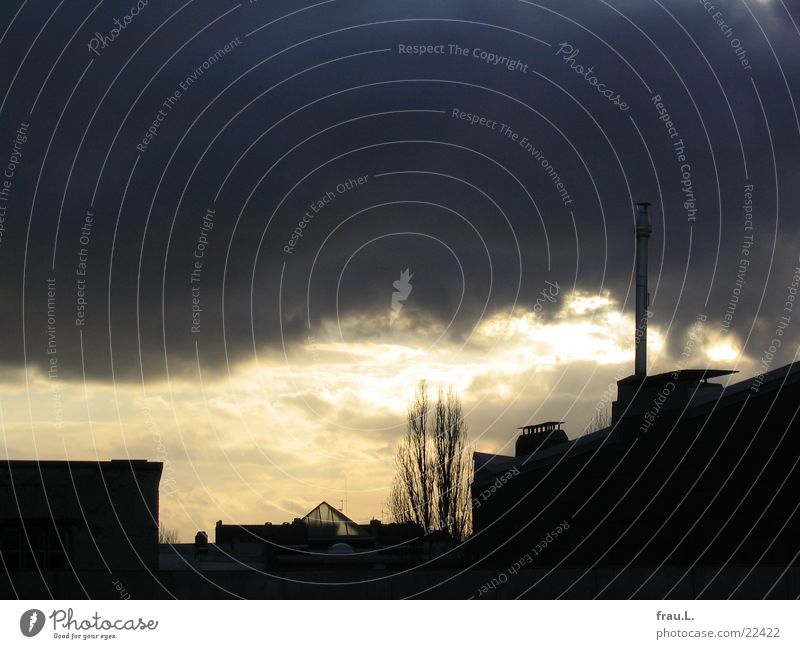 Abend Dämmerung Gegenlicht Dach Baum Sonnenuntergang Haus Stadtteil Wohngebiet Winter ruhig Sturm Fabrik Himmel Gewitter Regen gemalt