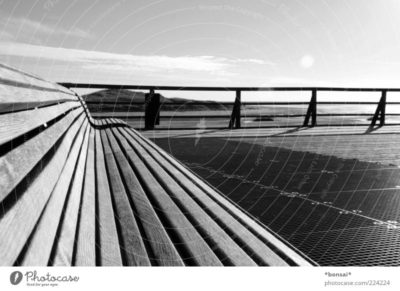 take a seat, relax Erholung ruhig Ferien & Urlaub & Reisen Natur Himmel Schönes Wetter Düne St. Peter-Ording Brücke Seebrücke Bank Geländer Holz frei Einsamkeit