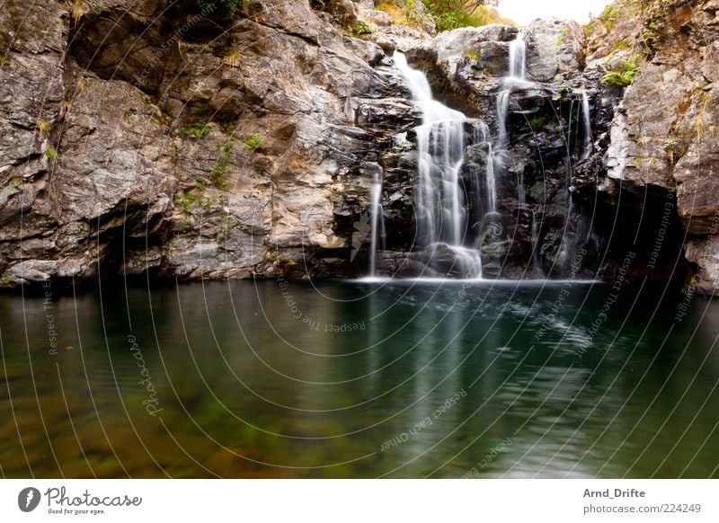 Wasserfall Erholung Ferien & Urlaub & Reisen Ausflug Sommer Insel Berge u. Gebirge Natur Landschaft Urelemente Felsen Teich See Bach Fluss schön Romantik