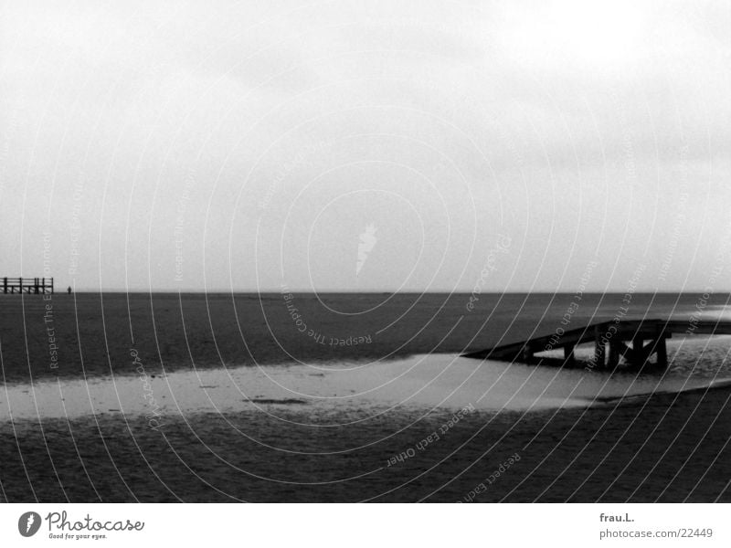 einsam Pfahlhaus Meer Winter Rampe Einsamkeit grau St. Peter-Ording pril Nordsee stehen