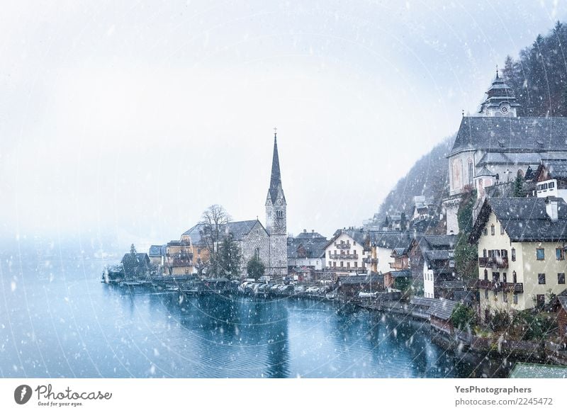 Hallstatt Stadt an einem verschneiten Tag Ferien & Urlaub & Reisen Berge u. Gebirge Haus Silvester u. Neujahr Wetter schlechtes Wetter Unwetter Schnee