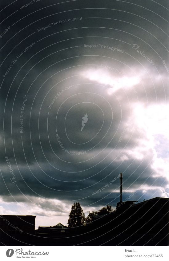 Regenhimmel Regenwolken Wolken Dach Stadtteil Haus Dämmerung Abend Himmel