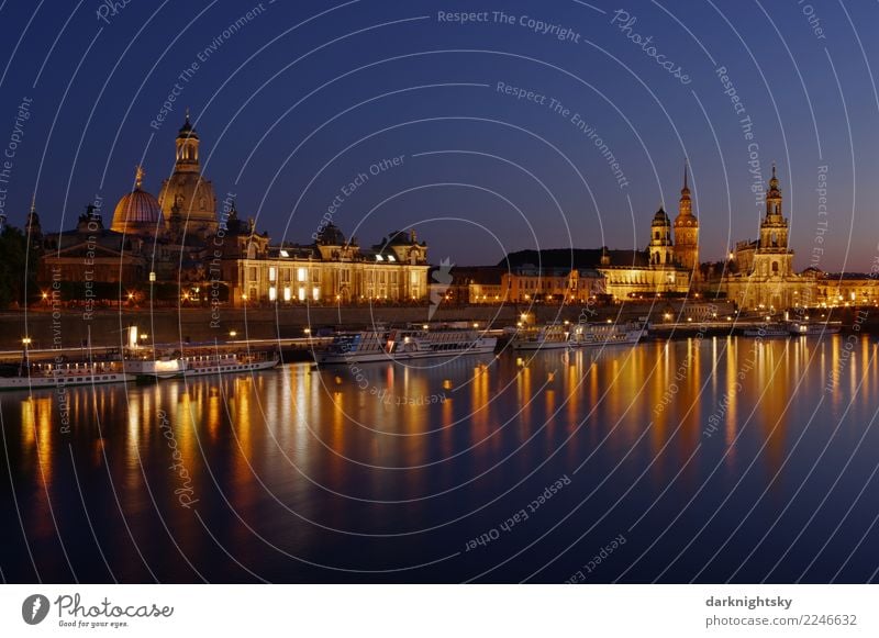 Panorama Dresden Nacht Deutschland Europa Stadt Stadtzentrum Altstadt Skyline Kirche Dom Palast Bauwerk Gebäude Architektur Sehenswürdigkeit Wahrzeichen Denkmal