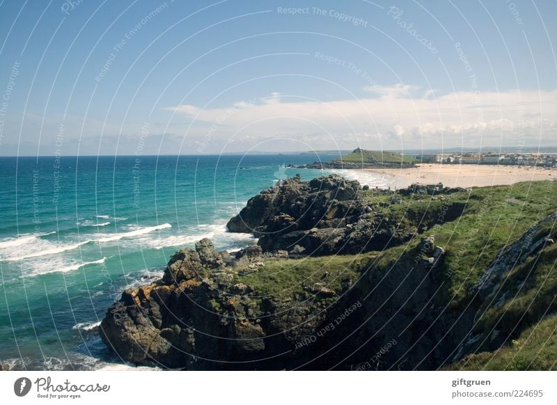 along the coast path Umwelt Natur Landschaft Urelemente Wasser Himmel Horizont Sommer Schönes Wetter Gras Felsen Wellen Küste Bucht Meer Insel ästhetisch