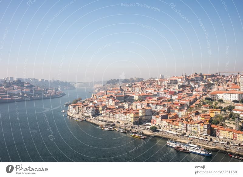 Porto Sommer Schönes Wetter Fluss Stadt Hafenstadt Stadtrand modern Tourismus Portugal Douro Farbfoto Außenaufnahme Tag Vogelperspektive Panorama (Aussicht)