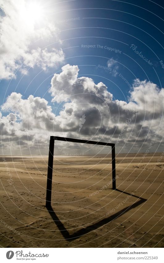 Winterpause ist vorbei !! Ferien & Urlaub & Reisen Sommer Sonne Strand Meer Fußballplatz Sand Wetter Schönes Wetter blau Tor Wolken Licht Schatten Silhouette