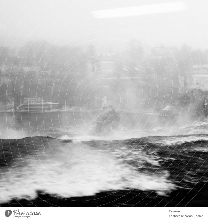 Strange Desire Luft Wasser Unwetter Wind Sturm Fluss Wasserfall Rheinfall fallen bedrohlich Leidenschaft Begierde Angst Reflexion & Spiegelung Schwarzweißfoto