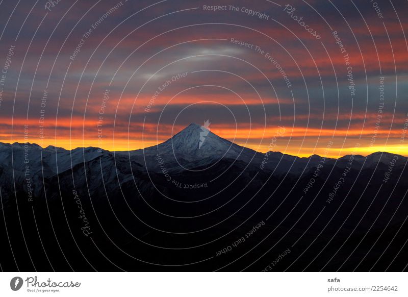 Damavand Bergsteigen Natur Landschaft Himmel Wolken Horizont Sonnenaufgang Sonnenuntergang Herbst Klima Wetter Schönes Wetter Schnee Berge u. Gebirge Gipfel