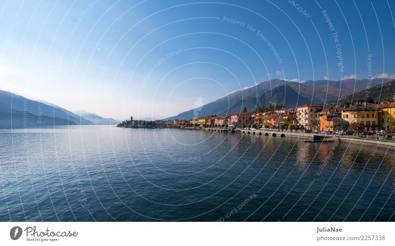 Blick auf Gravedonna am Comer See Ferien & Urlaub & Reisen Tourismus Sommer Berge u. Gebirge Haus Landschaft Wasser Horizont Dorf Stadt Skyline Kirche ruhig